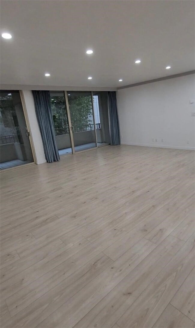 Building Photo - 1300 Midvale Ave