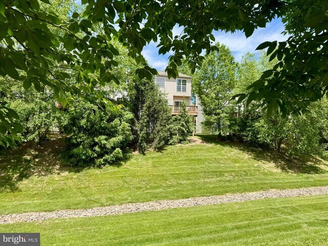 Foto del edificio - 124 Hudson Dr