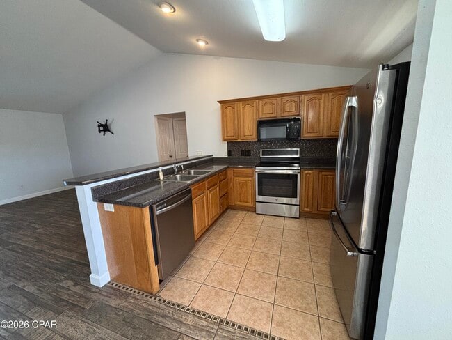 Building Photo - 5127 Stewart Dr