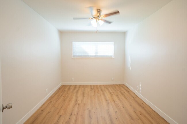 Building Photo - Spacious 1 Bedroom in Torrance with Washer...