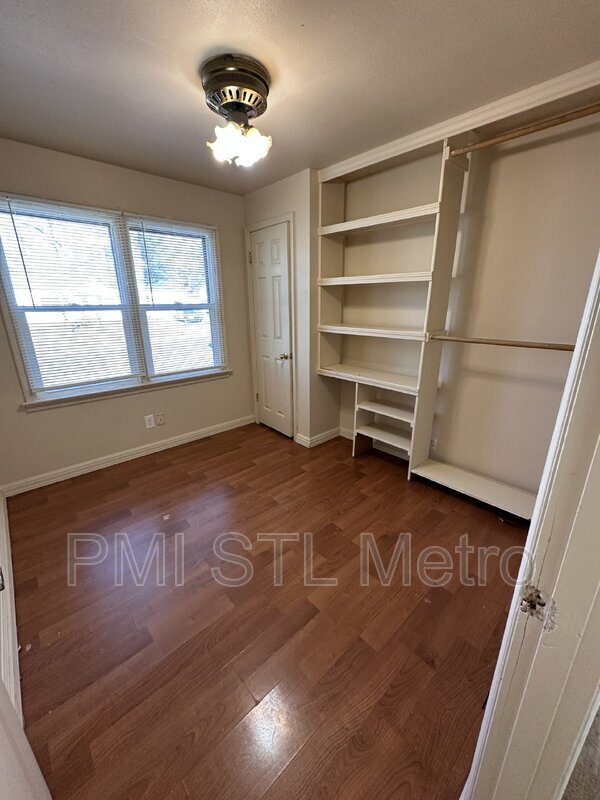 Building Photo - 1230 Roxton Dr