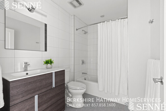 Building Photo - 27 Horace St