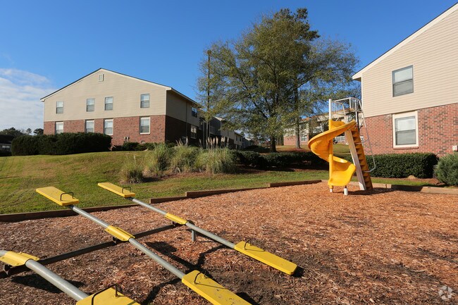 Building Photo - Carriage Hills Apartments