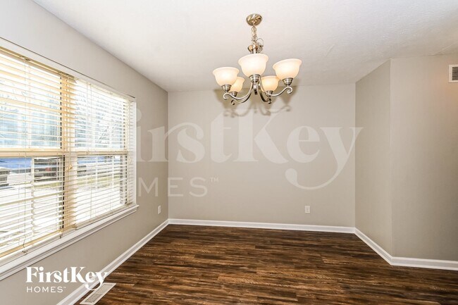 Foto del edificio - 4804 Oakton Way