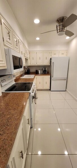 Foto del edificio - 959 SE 2nd Ave