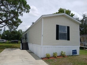 Building Photo - 1400 Banana Rd