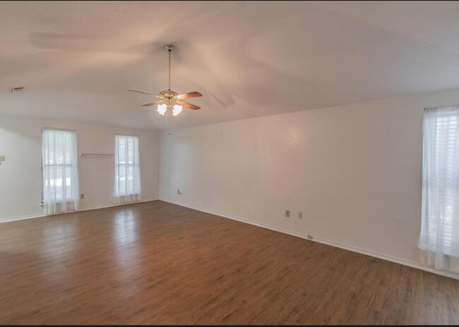 Building Photo - 1317 Bryan Pl