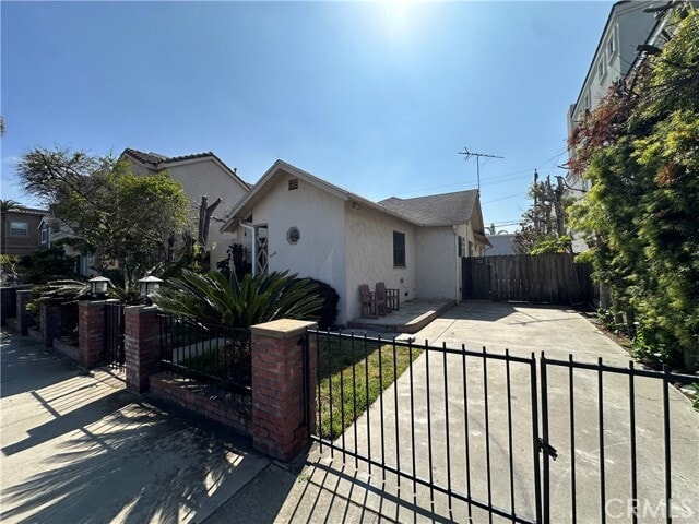 Building Photo - 408 8th St