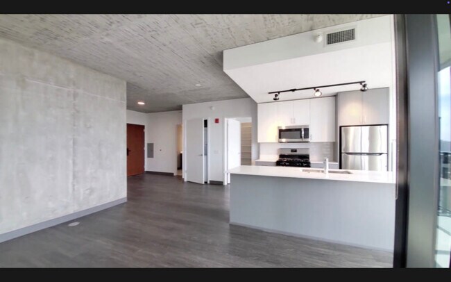 Foto del edificio - 1301 W Lake St