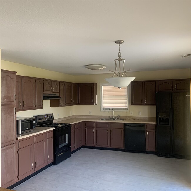 Building Photo - 8028 Rocky Glen Pl