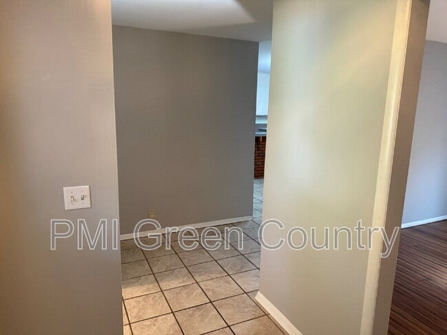 Foto del edificio - 3315 S 88th E Ave