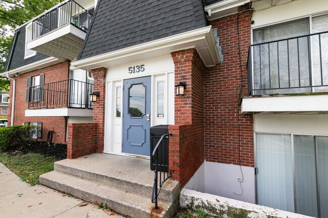 Building Photo - 5101 NE Chouteau Trafficway