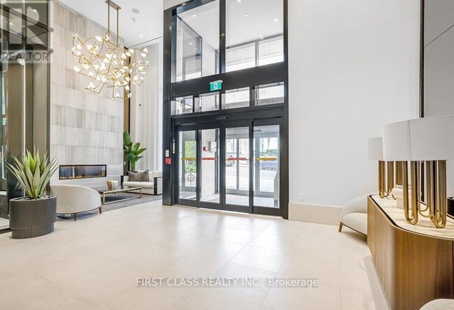 Building Photo - 2020-2020 Bathurst St