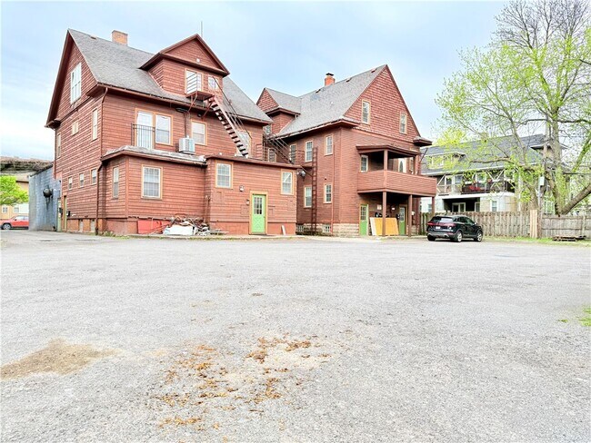 Foto del edificio - 936 Monroe Ave