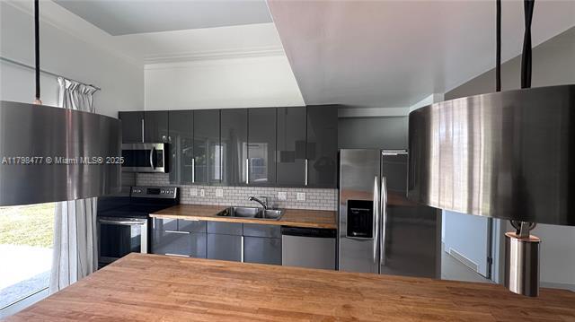 Foto del edificio - 1438 NE 104th St