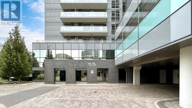 Photo du bâtiment - 55 Oneida Crescent