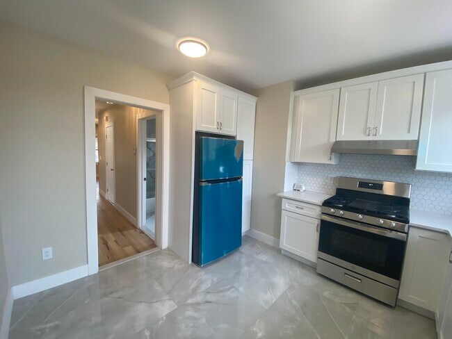 Building Photo - 275 Avenue B