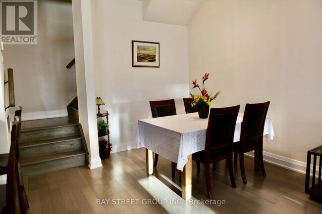 Photo du bâtiment - 4050-4050 Parkside Village Dr