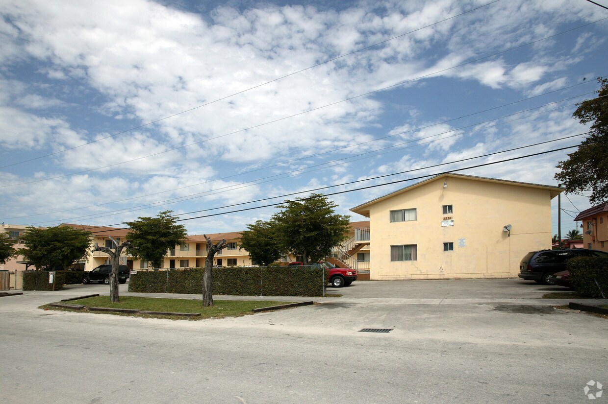 Foto del edificio - 1275 W 26th Pl