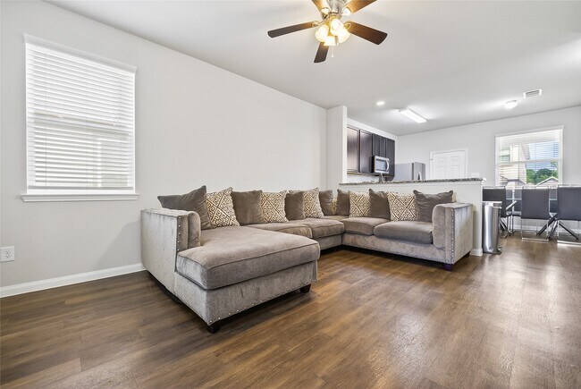 Building Photo - 13640 Collier Park Ln