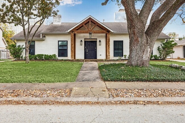Building Photo - 2127 Blue Willow Dr