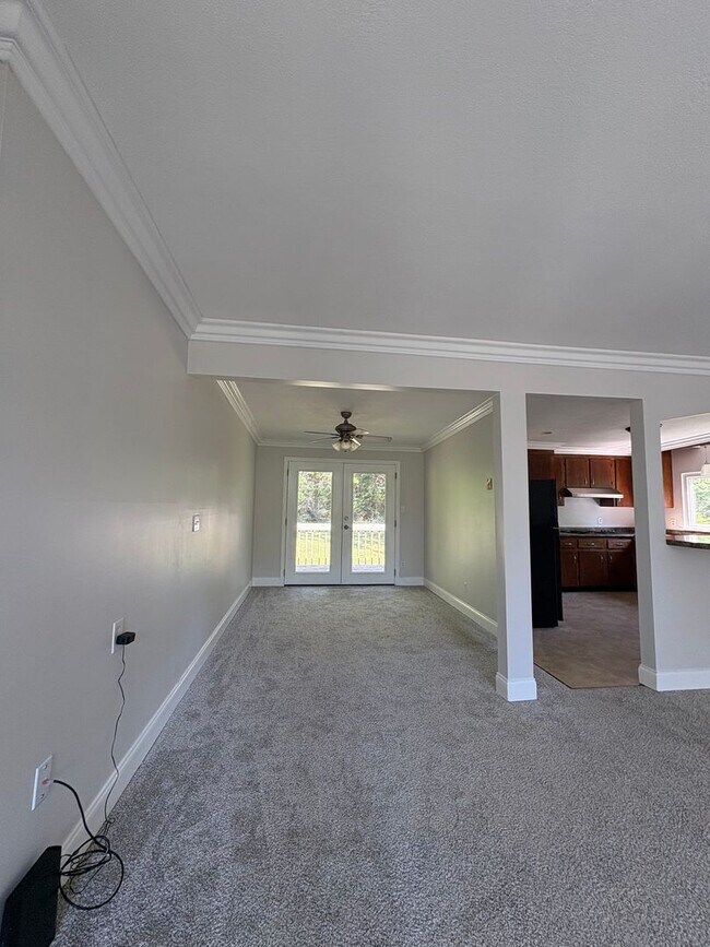 Foto del edificio - 4 Bedroom 2 Bath House