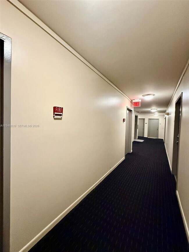 Foto del edificio - 1605 Bay Rd