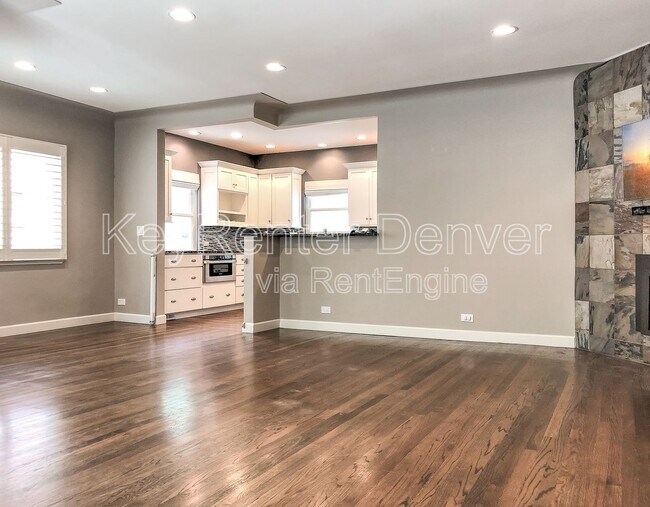 Building Photo - 1010 S Fillmore Way