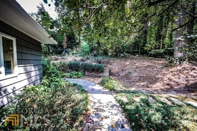 Building Photo - 3573 Old Ivy Ln NE