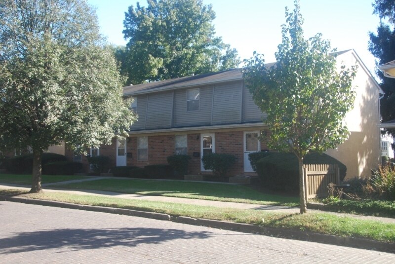 135 W Pacemont Rd, Columbus, OH 43202 Townhome Rentals in Columbus OH