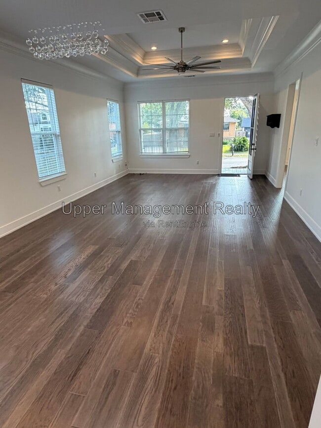Building Photo - 5154 Montegut Dr