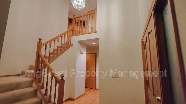 Building Photo - 20640 NW Yoncalla Ct
