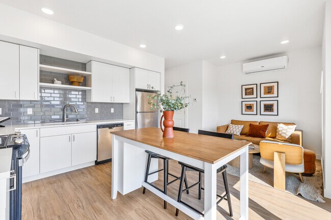 Foto del edificio - Westland Townhomes
