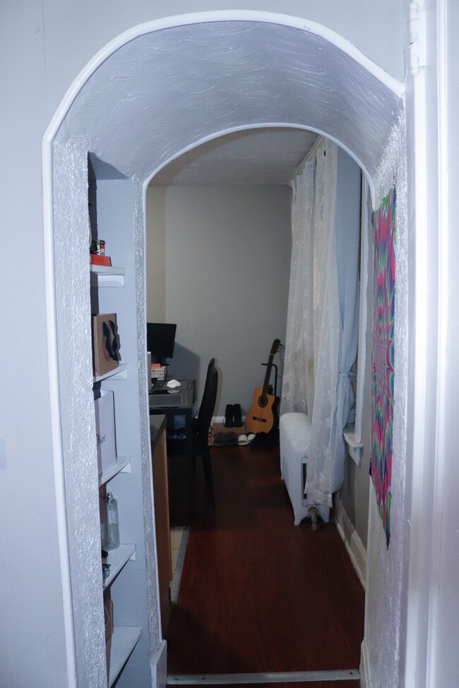 Building Photo - 201 Emming St