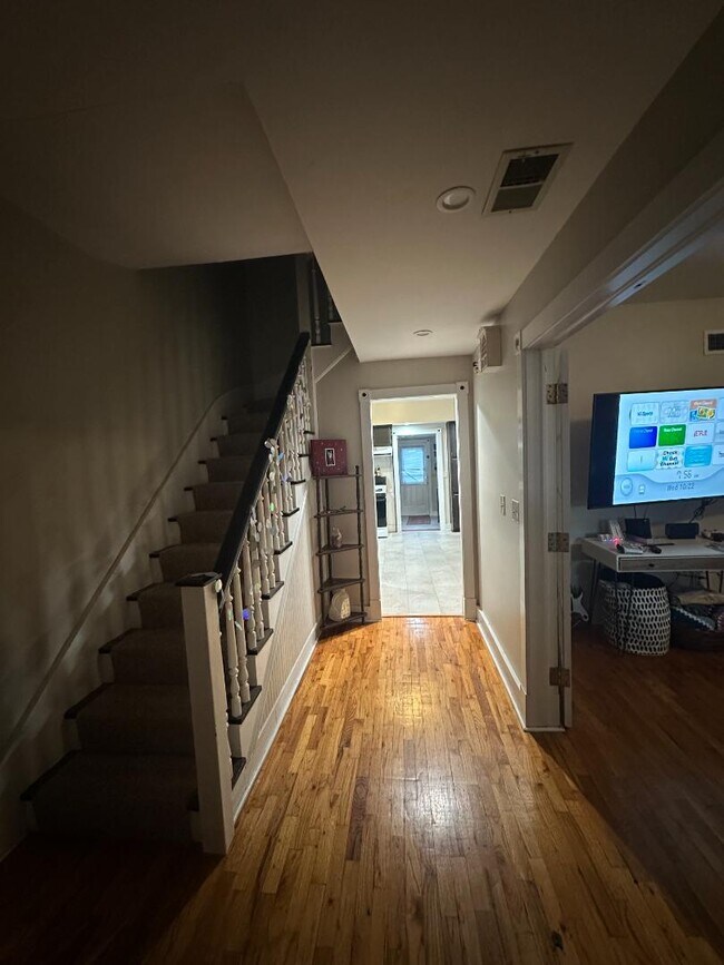 Foto del edificio - 813 Maine St