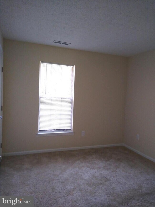 Foto del edificio - 903 Woodbridge Ct