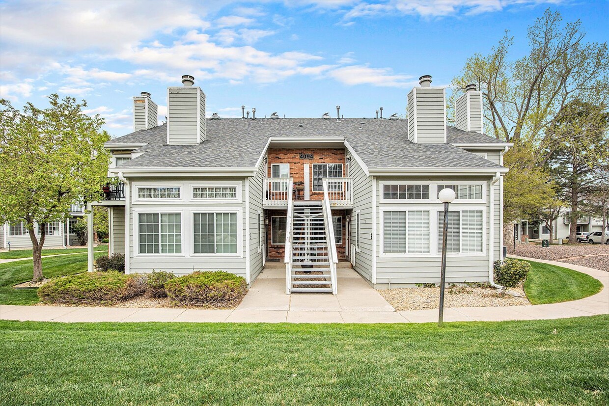 Primary Photo - Great 2 Bedroom 1 Bathroom in Aurora!