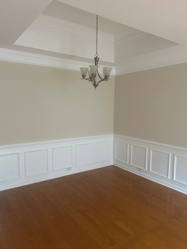 Foto del edificio - 101 Brentmoor Pl