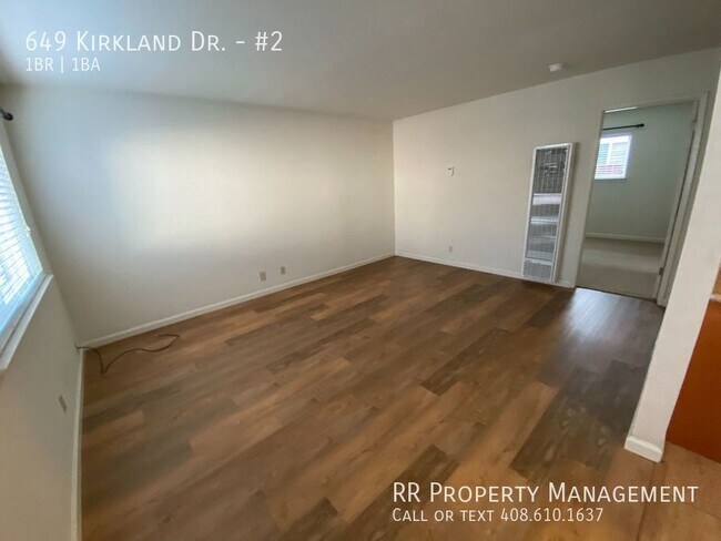 Foto del edificio - 649 Kirkland Dr