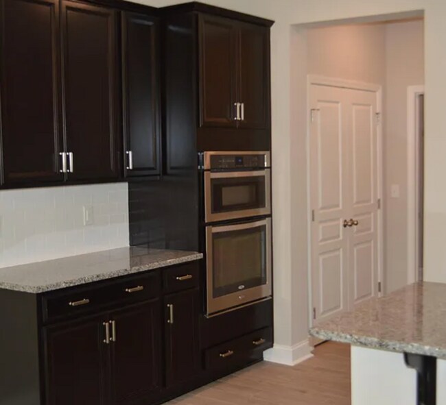 Foto del edificio - **Modern Townhome in Desirable Cary NC**