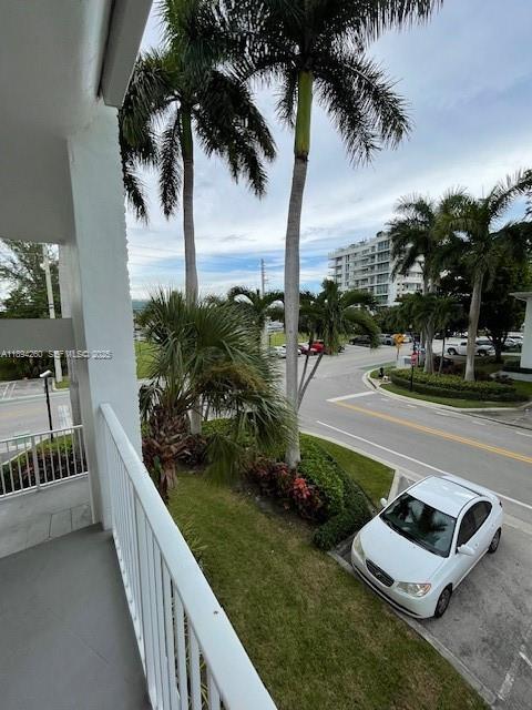 Building Photo - 9300 E Bay Harbor Dr