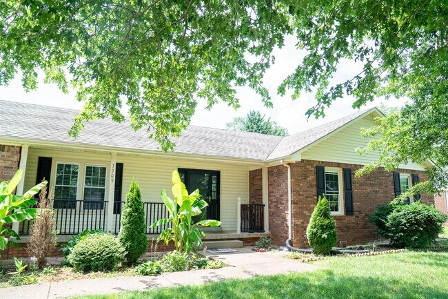 Foto del edificio - 3309 Smallhouse Rd