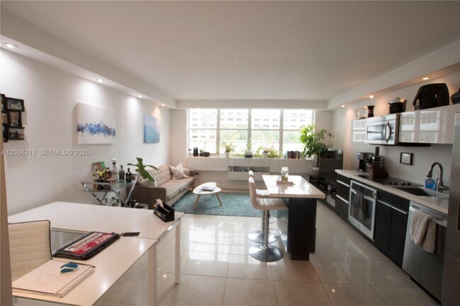 Foto del edificio - 801 Brickell Bay Dr
