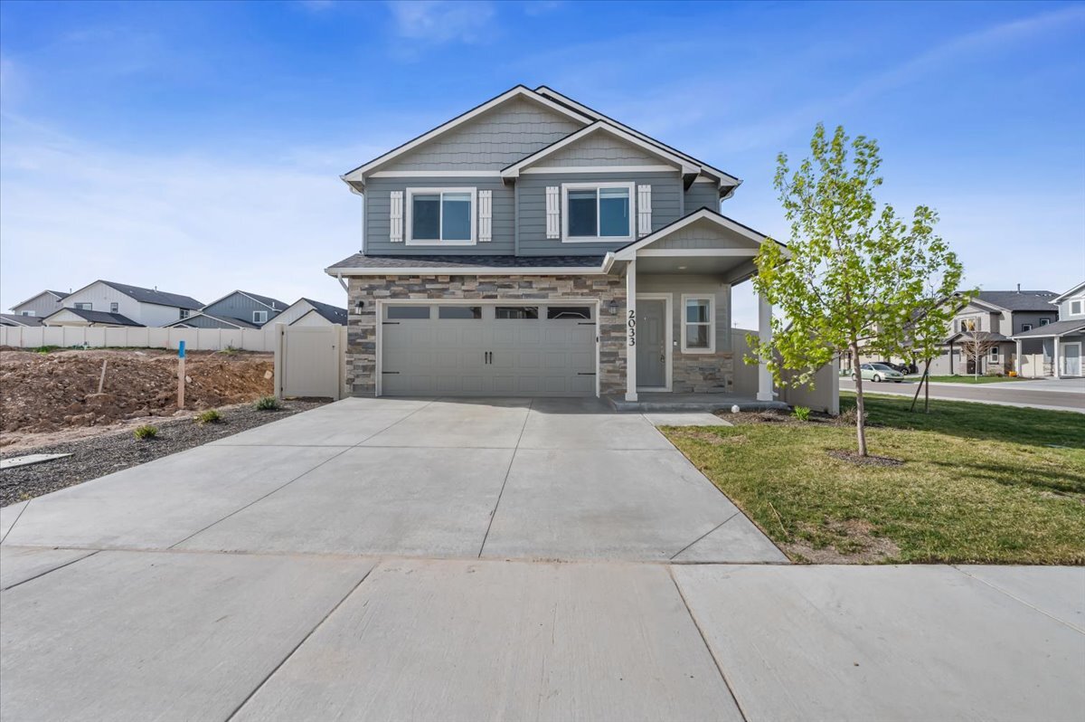 Primary Photo - 2038 E Tugela Fls St