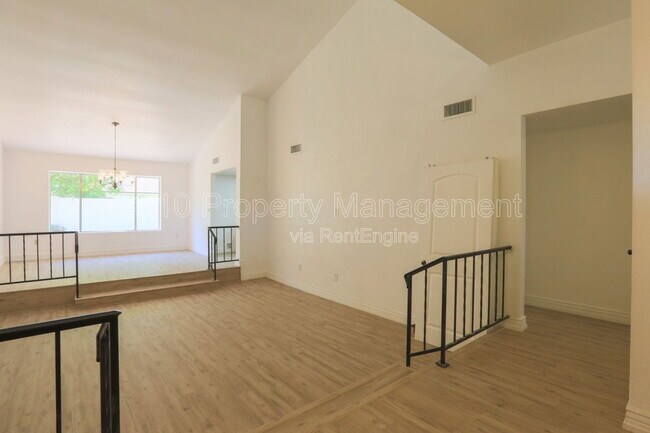 Foto del edificio - 951 E Leeward Ln