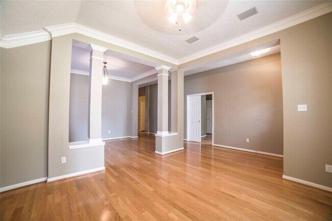 Foto del edificio - 1215 Wood Haven Ct