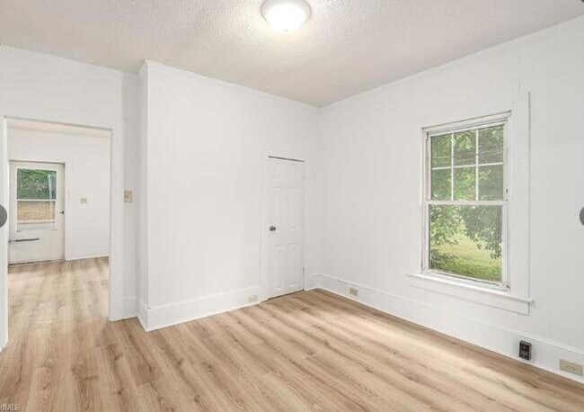 Building Photo - "Charming 2-Bedroom Gem on Junia Avenue – Cozy Living in Winston-Salem!" Available on 07/20/2026