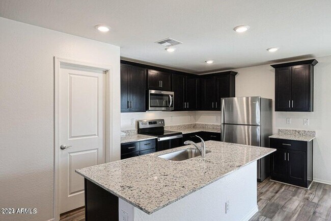 Foto del edificio - 3823 Princeton Ln