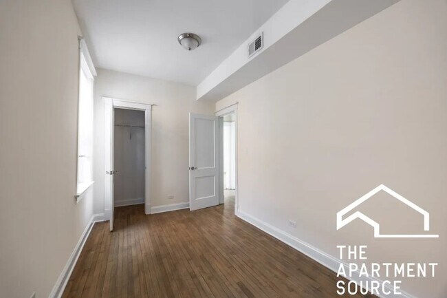 Foto del edificio - 2816 N Troy St