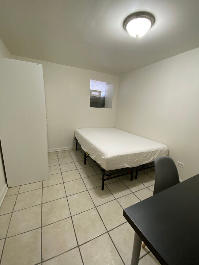 Foto del edificio - 260 W 24th Pl